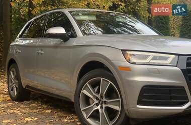 Позашляховик / Кросовер Audi Q5 2018 в 