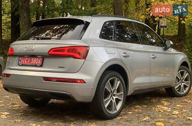 Позашляховик / Кросовер Audi Q5 2018 в 