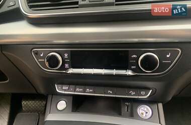 Позашляховик / Кросовер Audi Q5 2018 в 