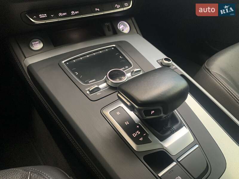 Внедорожник / Кроссовер Audi Q5 2018 в Дрогобыче