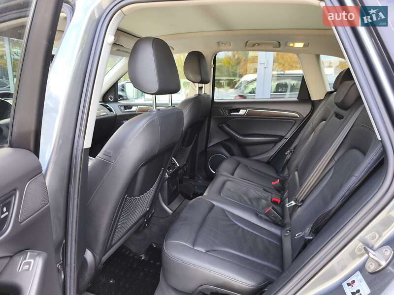 Позашляховик / Кросовер Audi Q5 2015 в Дніпрі
