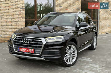 Позашляховик / Кросовер Audi Q5 2018 в Луцьку