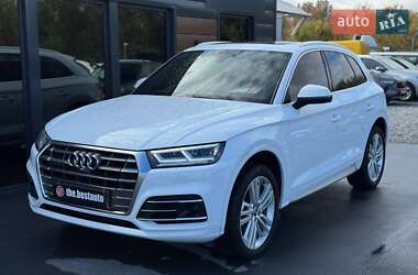 Внедорожник / Кроссовер Audi Q5 2018 в 
