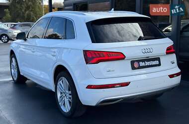 Внедорожник / Кроссовер Audi Q5 2018 в 