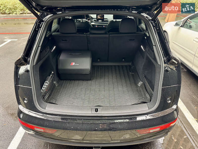 Внедорожник / Кроссовер Audi Q5 2020 в Киеве