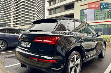 Позашляховик / Кросовер Audi Q5 2020 в 