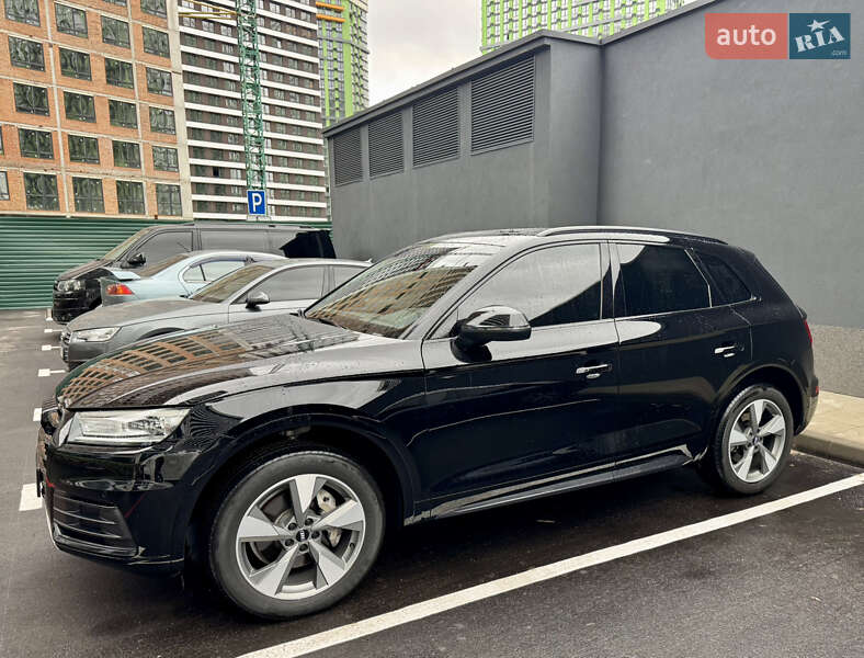Внедорожник / Кроссовер Audi Q5 2020 в Киеве