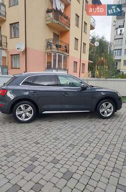 Позашляховик / Кросовер Audi Q5 2018 в 