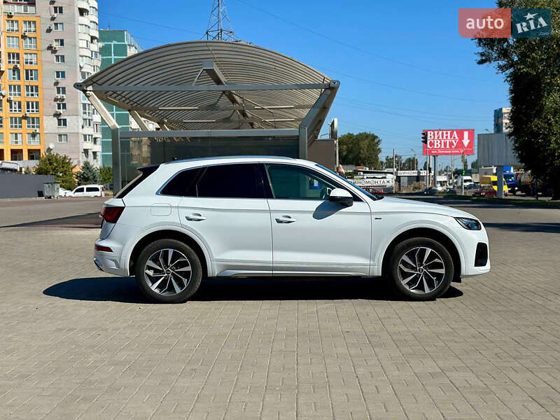 Позашляховик / Кросовер Audi Q5 2022 в Дніпрі фото 5 Позашляховик / Кросовер Audi Q5 2022 в Дніпрі
