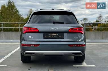 Внедорожник / Кроссовер Audi Q5 2018 в 