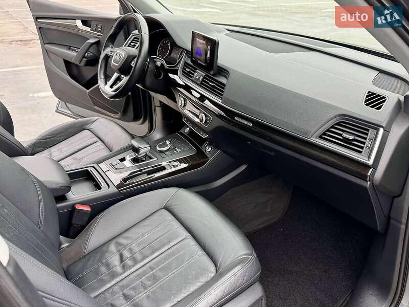 Позашляховик / Кросовер Audi Q5 2018 в Києві
