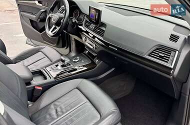Внедорожник / Кроссовер Audi Q5 2018 в 