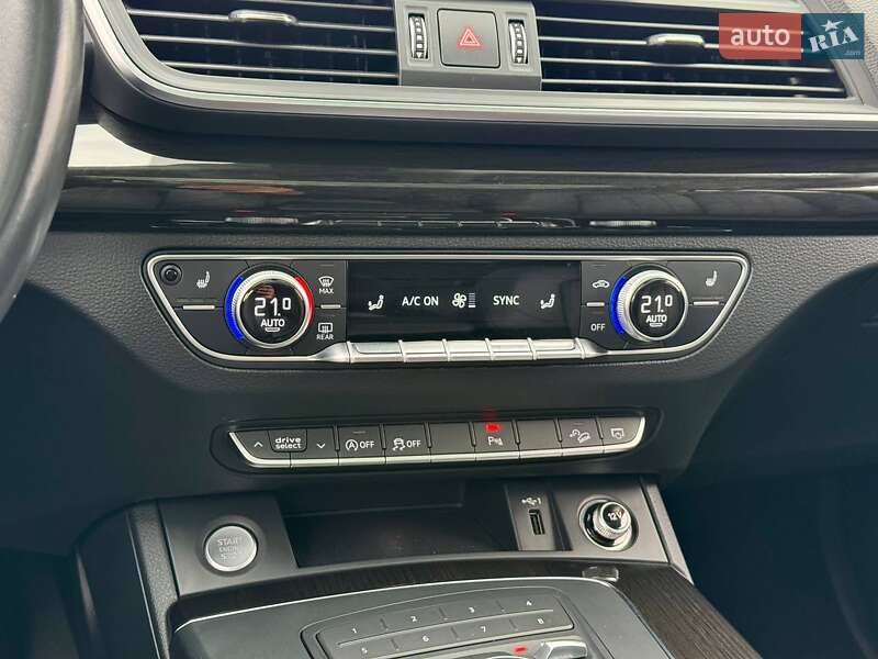 Позашляховик / Кросовер Audi Q5 2018 в Києві