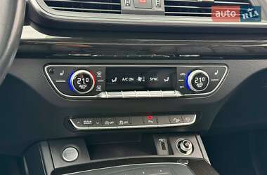 Внедорожник / Кроссовер Audi Q5 2018 в 