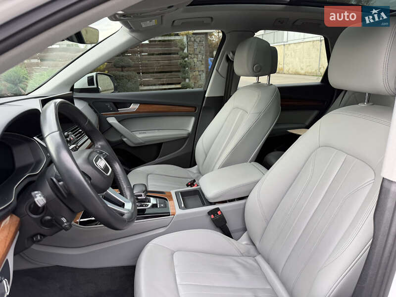 Позашляховик / Кросовер Audi Q5 2022 в Стрию
