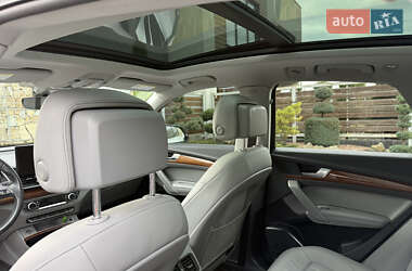 Внедорожник / Кроссовер Audi Q5 2022 в 
