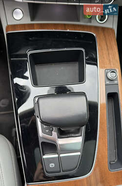 Внедорожник / Кроссовер Audi Q5 2022 в 