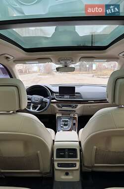 Внедорожник / Кроссовер Audi Q5 2018 в 