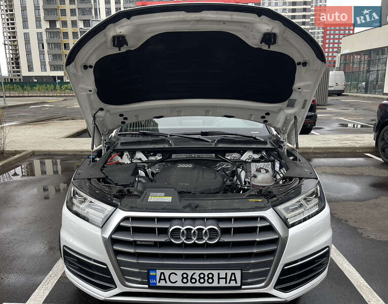 Позашляховик / Кросовер Audi Q5 2017 в Києві фото 14 Позашляховик / Кросовер Audi Q5 2017 в Києві