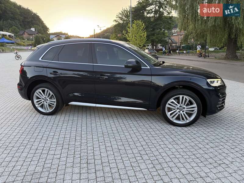 Позашляховик / Кросовер Audi Q5 2020 в Львові