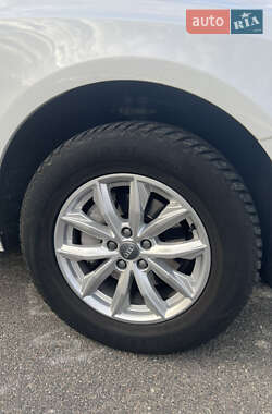 Позашляховик / Кросовер Audi Q5 2013 в  фото 5 Позашляховик / Кросовер Audi Q5 2013 в