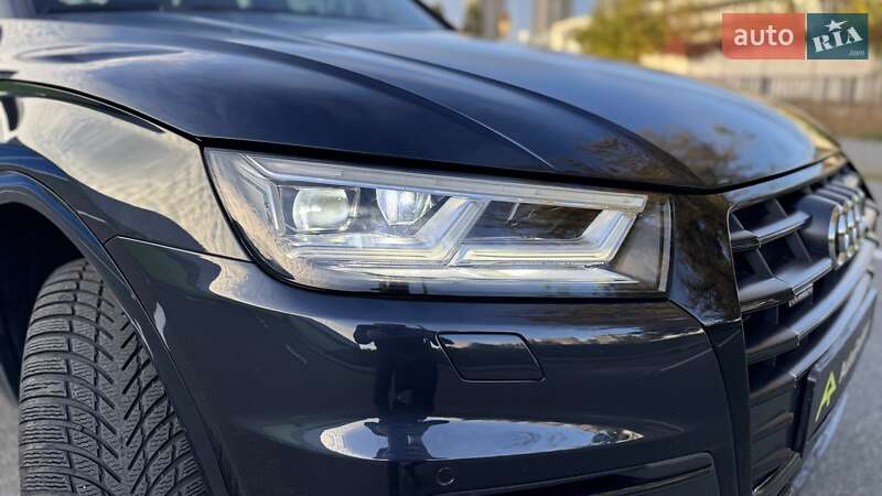 Позашляховик / Кросовер Audi Q5 2019 в Києві