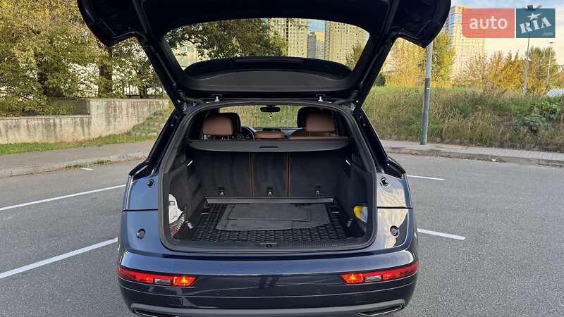 Позашляховик / Кросовер Audi Q5 2019 в Києві