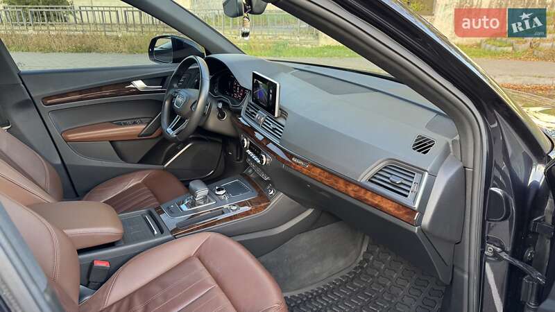 Позашляховик / Кросовер Audi Q5 2019 в Києві