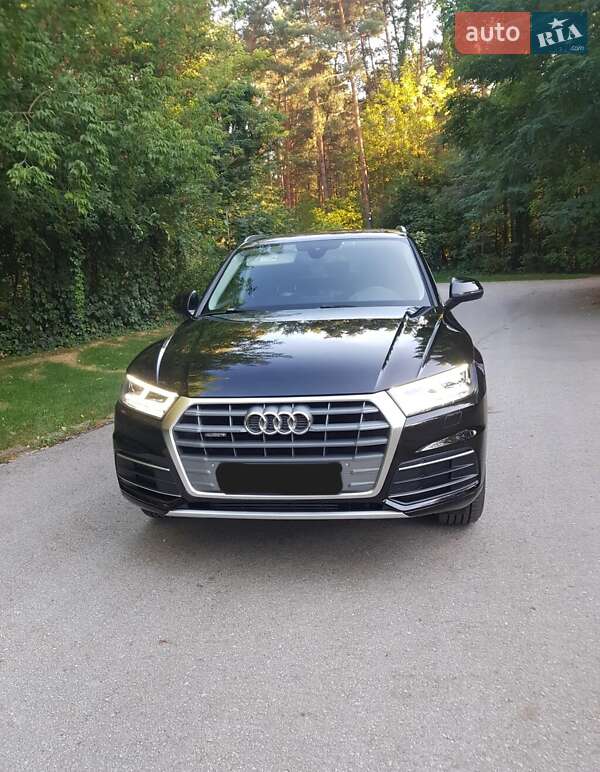 Позашляховик / Кросовер Audi Q5 2018 в Львові
