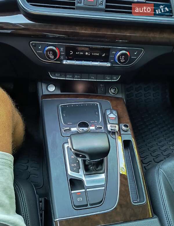 Позашляховик / Кросовер Audi Q5 2018 в Львові