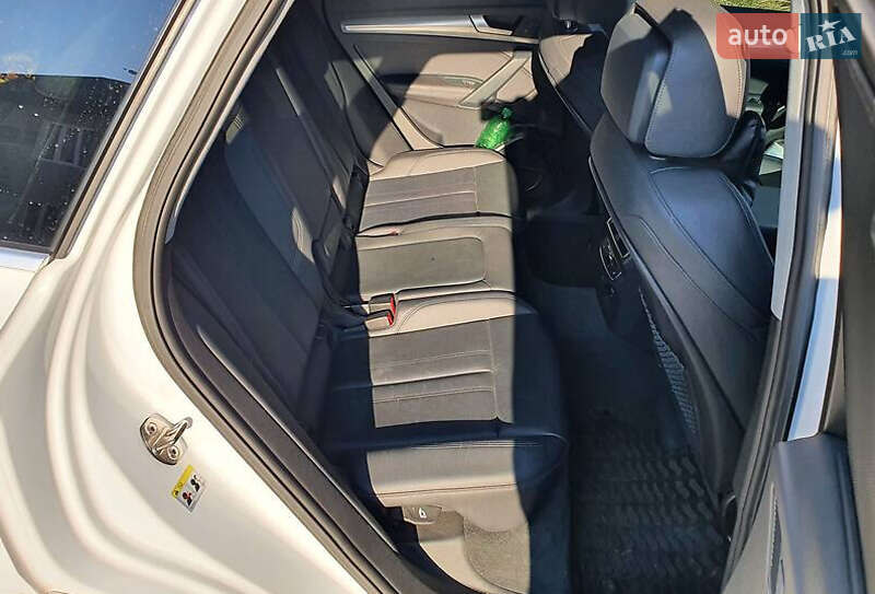 Позашляховик / Кросовер Audi Q5 2017 в Львові