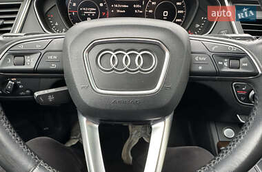 Позашляховик / Кросовер Audi Q5 2019 в 