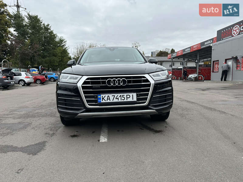 Позашляховик / Кросовер Audi Q5 2019 в Києві