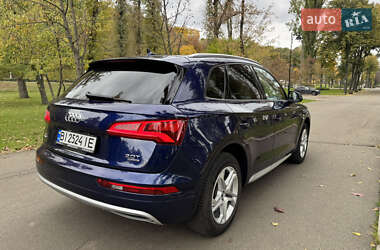 Позашляховик / Кросовер Audi Q5 2018 в 