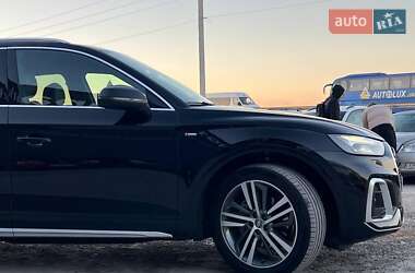 Позашляховик / Кросовер Audi Q5 2022 в 