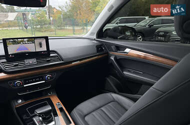 Позашляховик / Кросовер Audi Q5 2021 в 