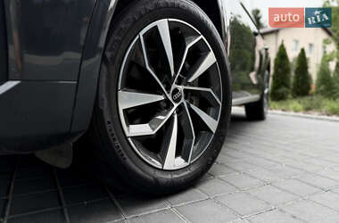 Внедорожник / Кроссовер Audi Q5 2020 в 