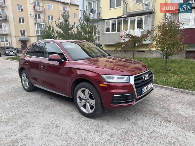 Позашляховик / Кросовер Audi Q5 2017 в 