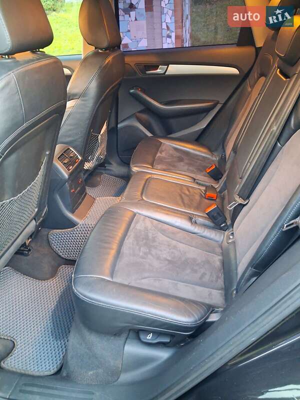 Внедорожник / Кроссовер Audi Q5 2010 в Хмельницком