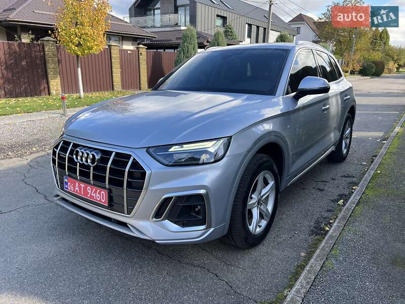 Позашляховик / Кросовер Audi Q5 2020 в Києві