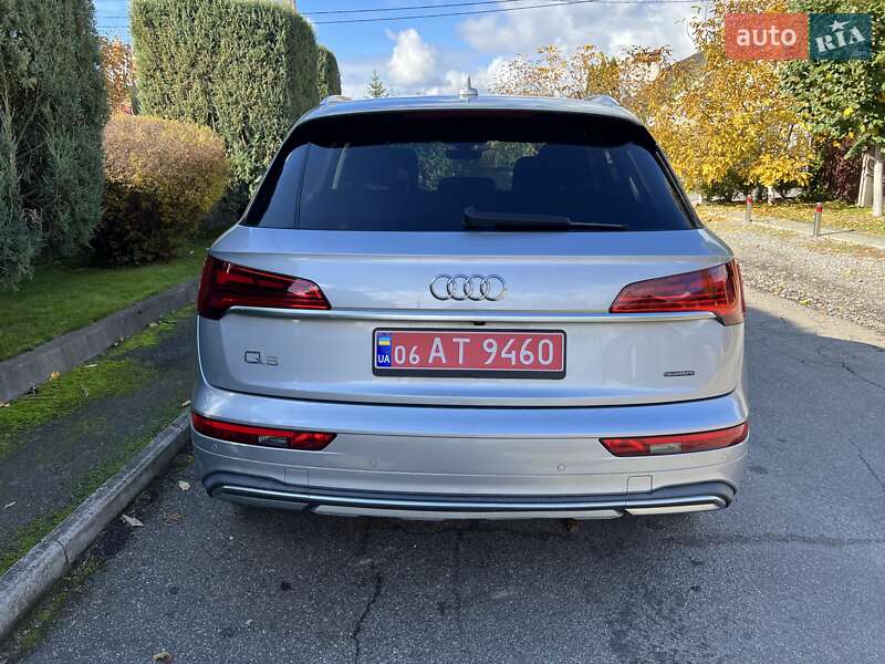 Позашляховик / Кросовер Audi Q5 2020 в Києві