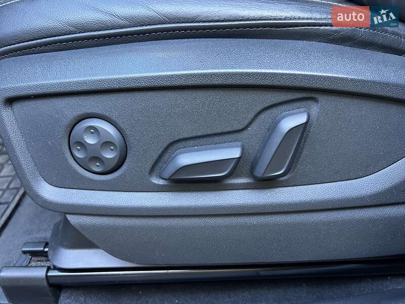 Позашляховик / Кросовер Audi Q5 2020 в Києві