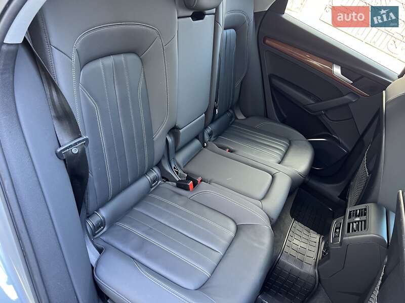 Позашляховик / Кросовер Audi Q5 2020 в Києві