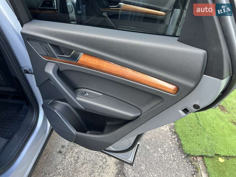 Позашляховик / Кросовер Audi Q5 2020 в Києві