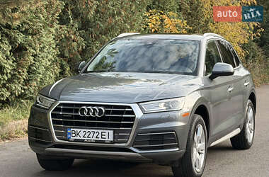 Внедорожник / Кроссовер Audi Q5 2017 в 