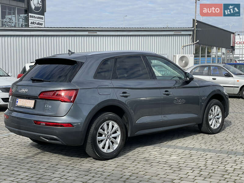 Внедорожник / Кроссовер Audi Q5 2019 в Мукачево