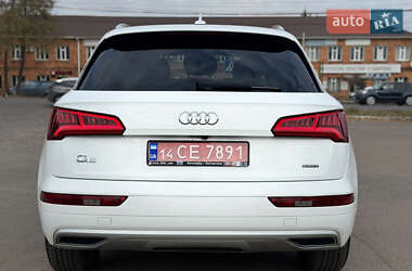 Позашляховик / Кросовер Audi Q5 2018 в 