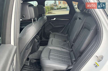 Позашляховик / Кросовер Audi Q5 2018 в 