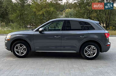 Внедорожник / Кроссовер Audi Q5 2017 в 