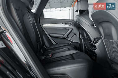Позашляховик / Кросовер Audi Q5 2018 в 